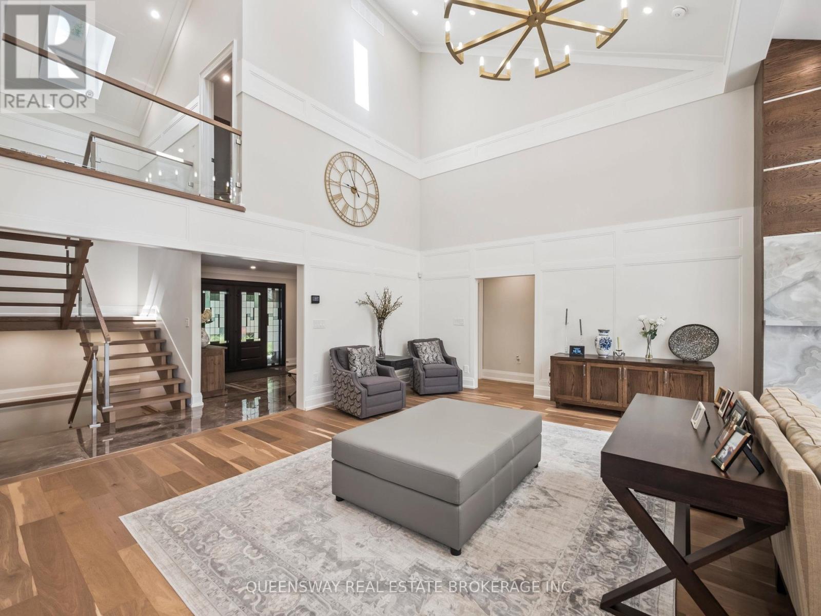 109 Woodriver Bend, Georgina, Ontario  L0E 1R0 - Photo 8 - N12924028