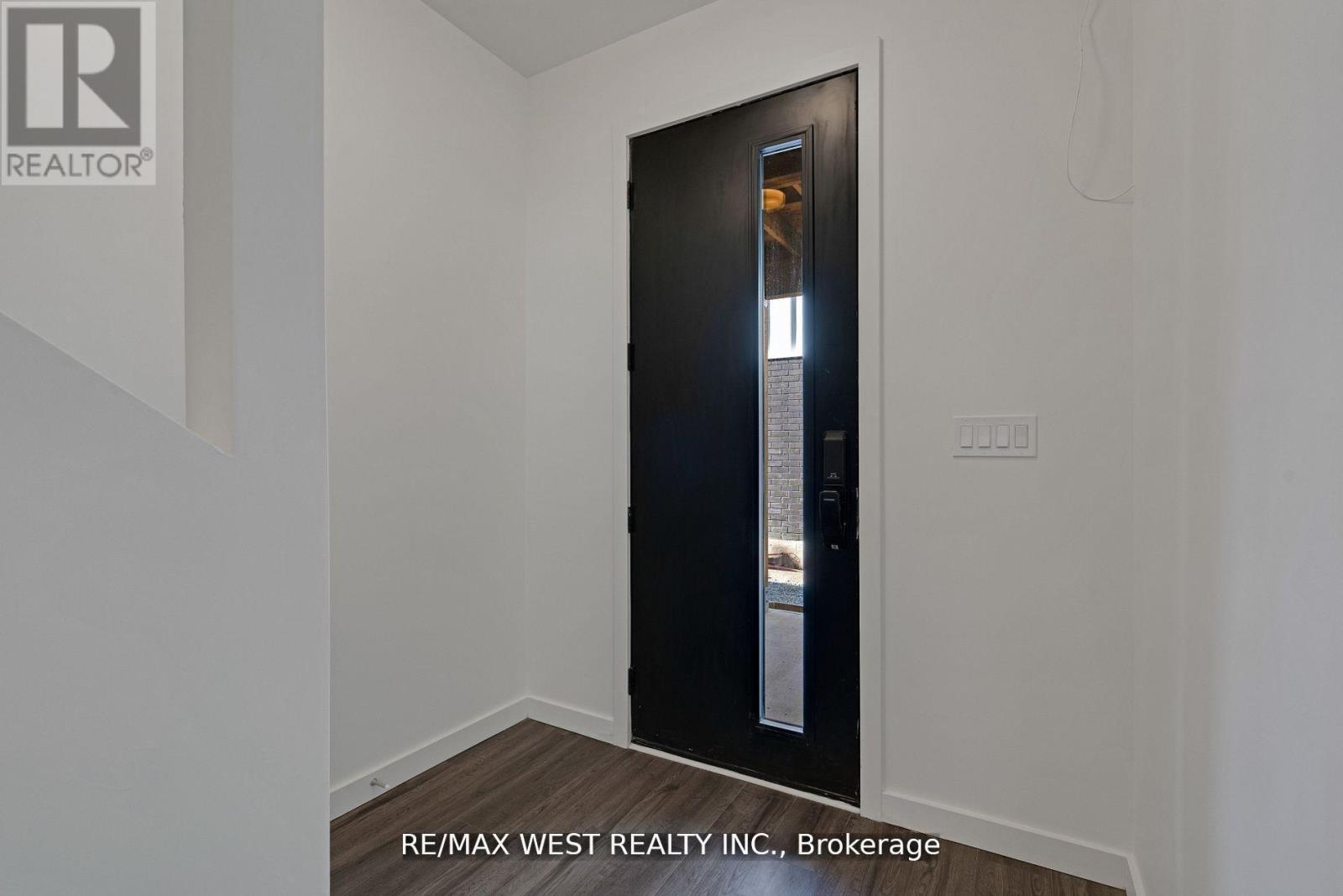 10 Rainwater Lane, Barrie (Holly), Ontario  L4N 9J6 - Photo 3 - S12924064