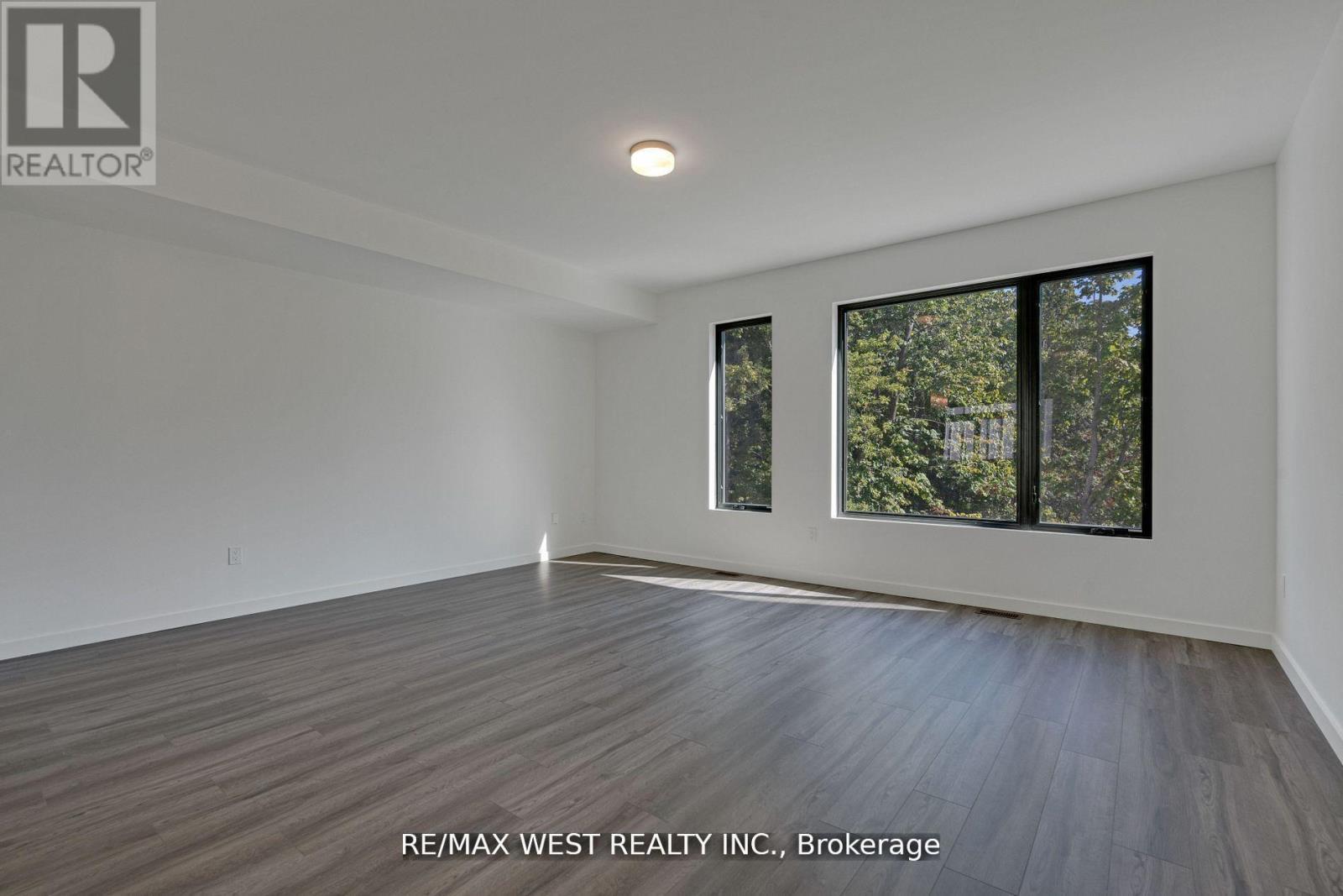 10 Rainwater Lane, Barrie (Holly), Ontario  L4N 9J6 - Photo 9 - S12924064