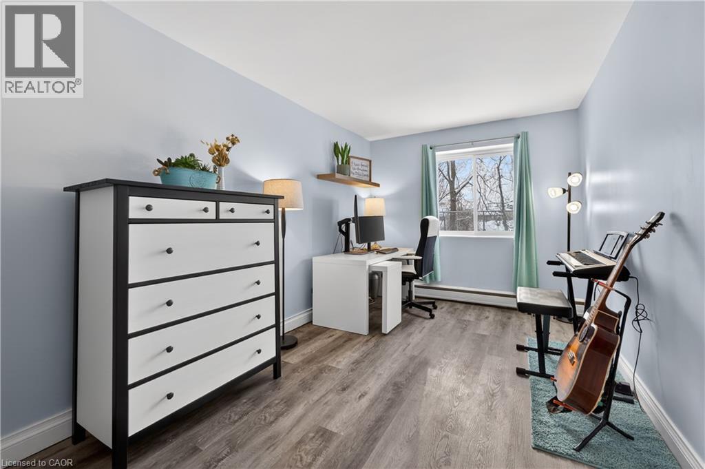 456 Carlton Street Unit# 10, St. Catharines, Ontario  L2M 4X1 - Photo 4 - 40815311