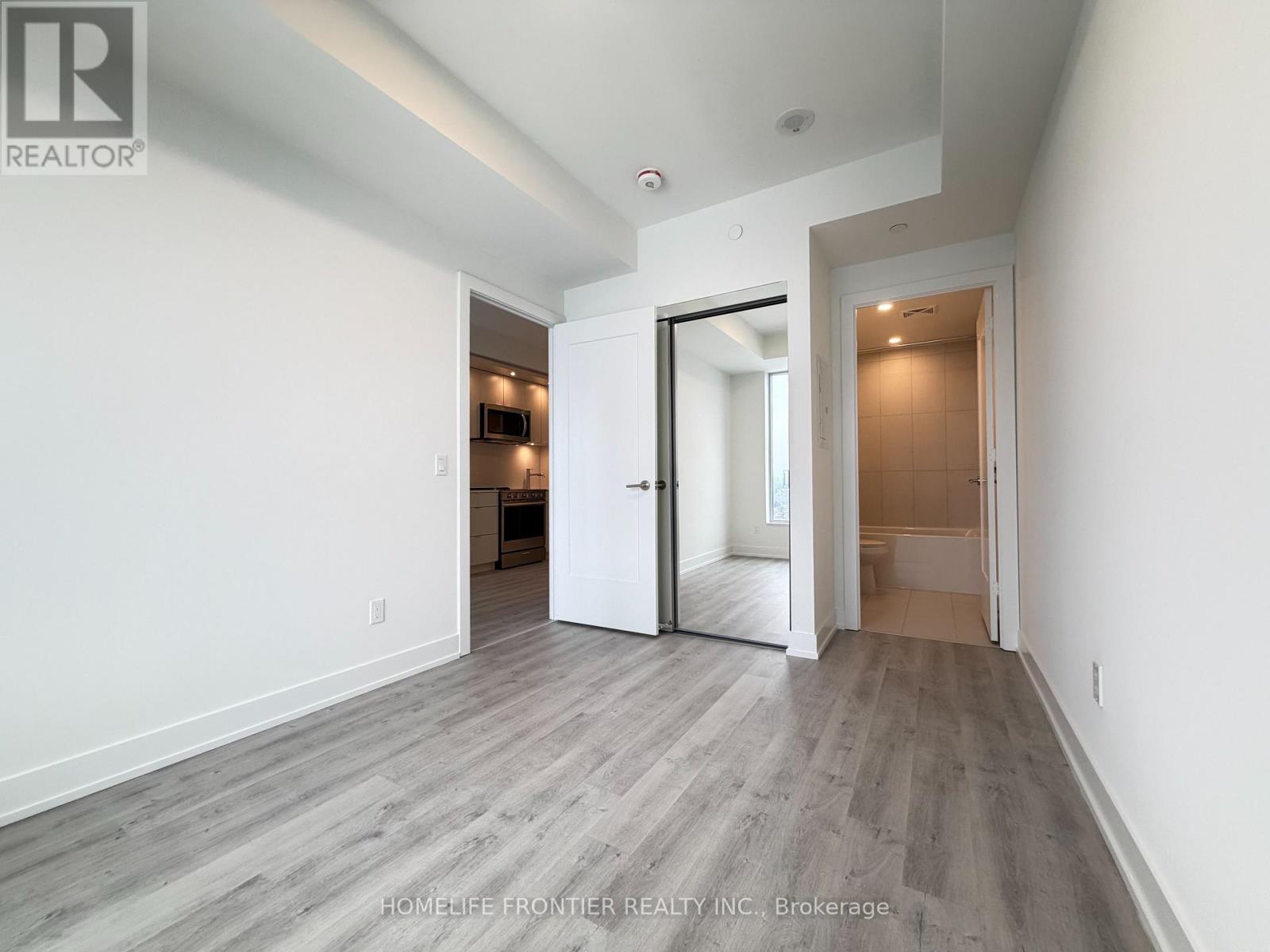 1902 - 60 Central Park Roadway, Toronto, Ontario  M9A 0E6 - Photo 15 - W12923928