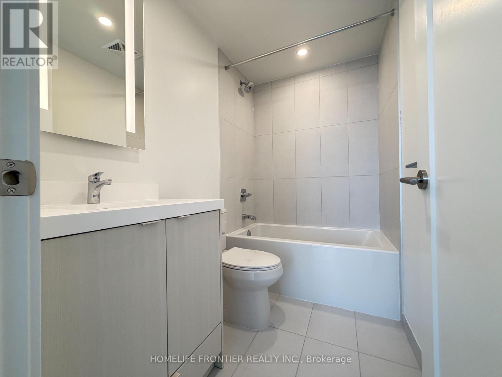 1902 - 60 Central Park Roadway, Toronto, Ontario  M9A 0E6 - Photo 17 - W12923928