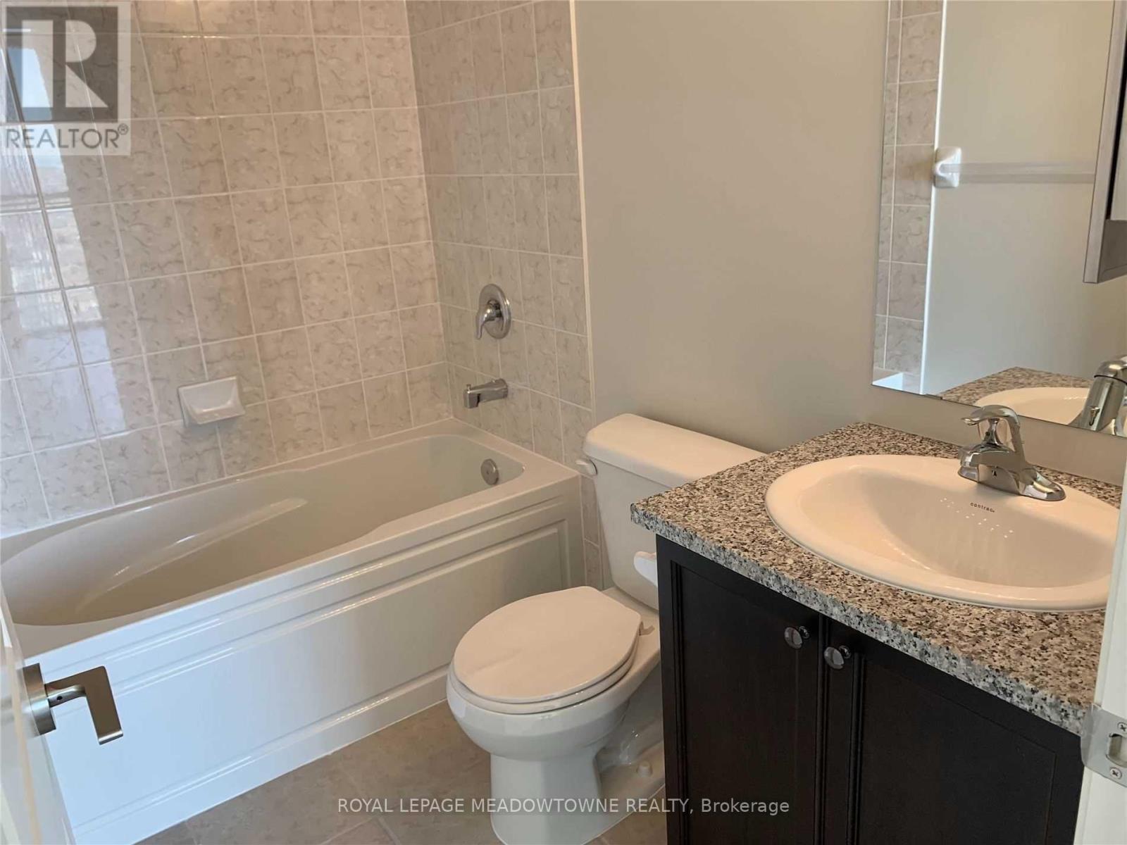 2016 - 349 Rathburn Road W, Mississauga, Ontario  L5B 0G9 - Photo 10 - W12923942