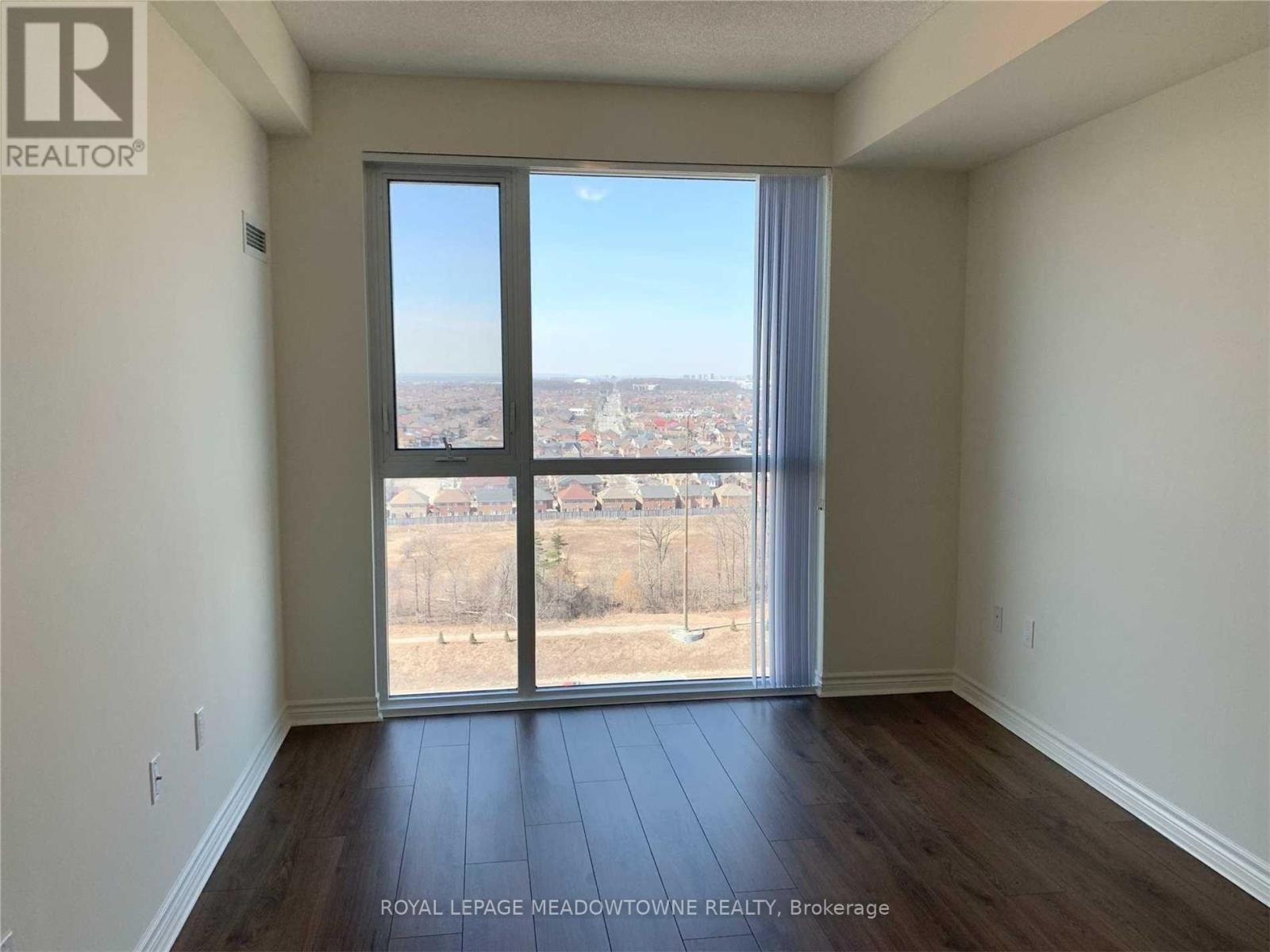 2016 - 349 Rathburn Road W, Mississauga, Ontario  L5B 0G9 - Photo 11 - W12923942