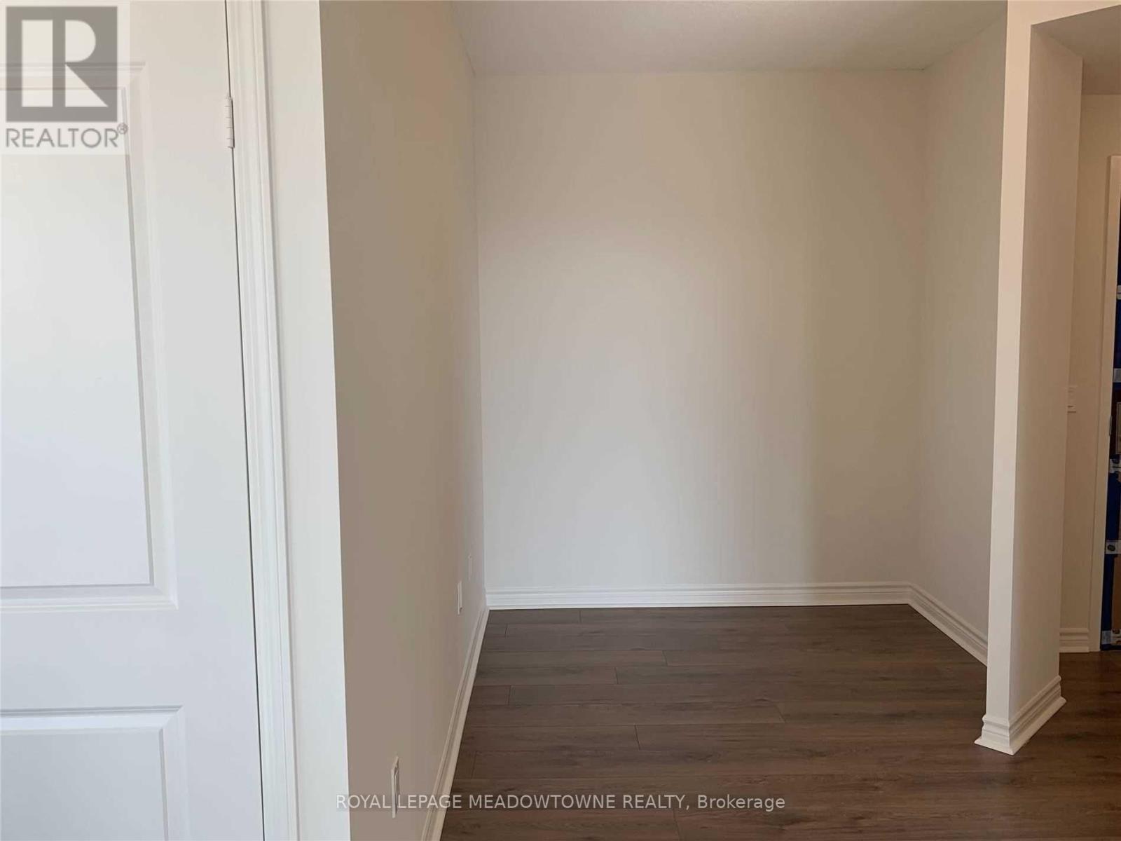 2016 - 349 Rathburn Road W, Mississauga, Ontario  L5B 0G9 - Photo 12 - W12923942