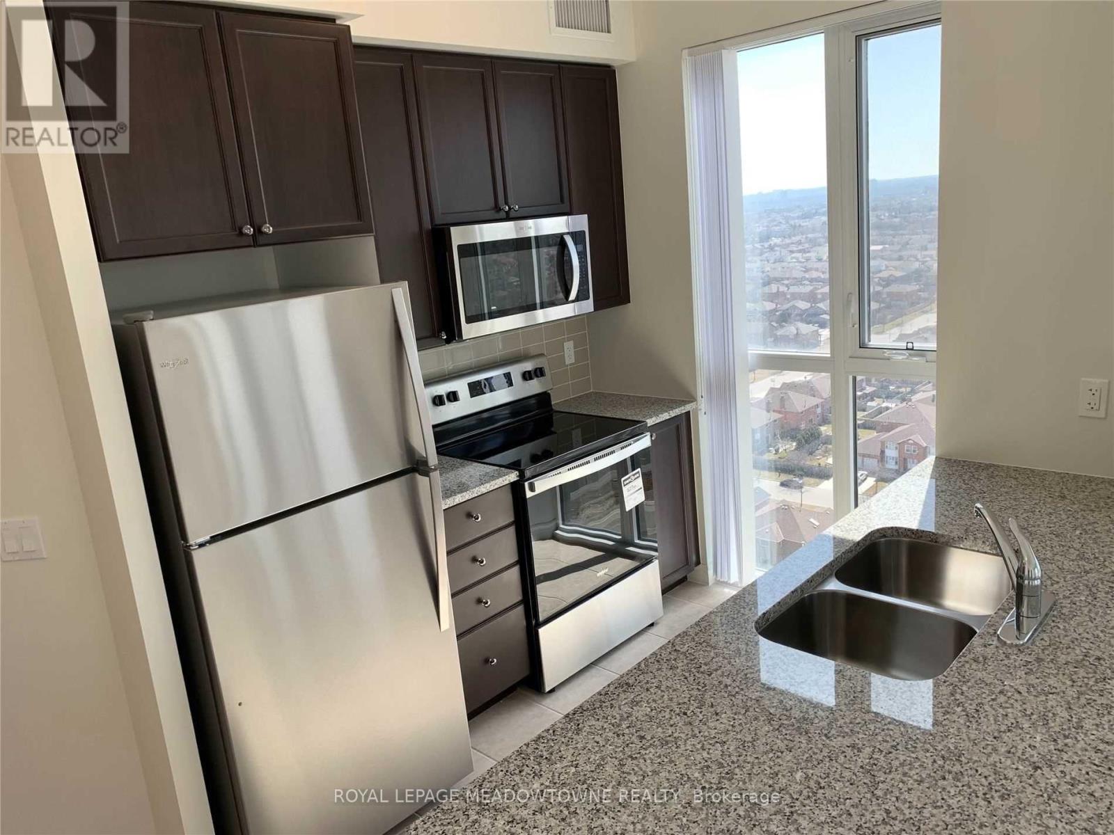 2016 - 349 Rathburn Road W, Mississauga, Ontario  L5B 0G9 - Photo 2 - W12923942