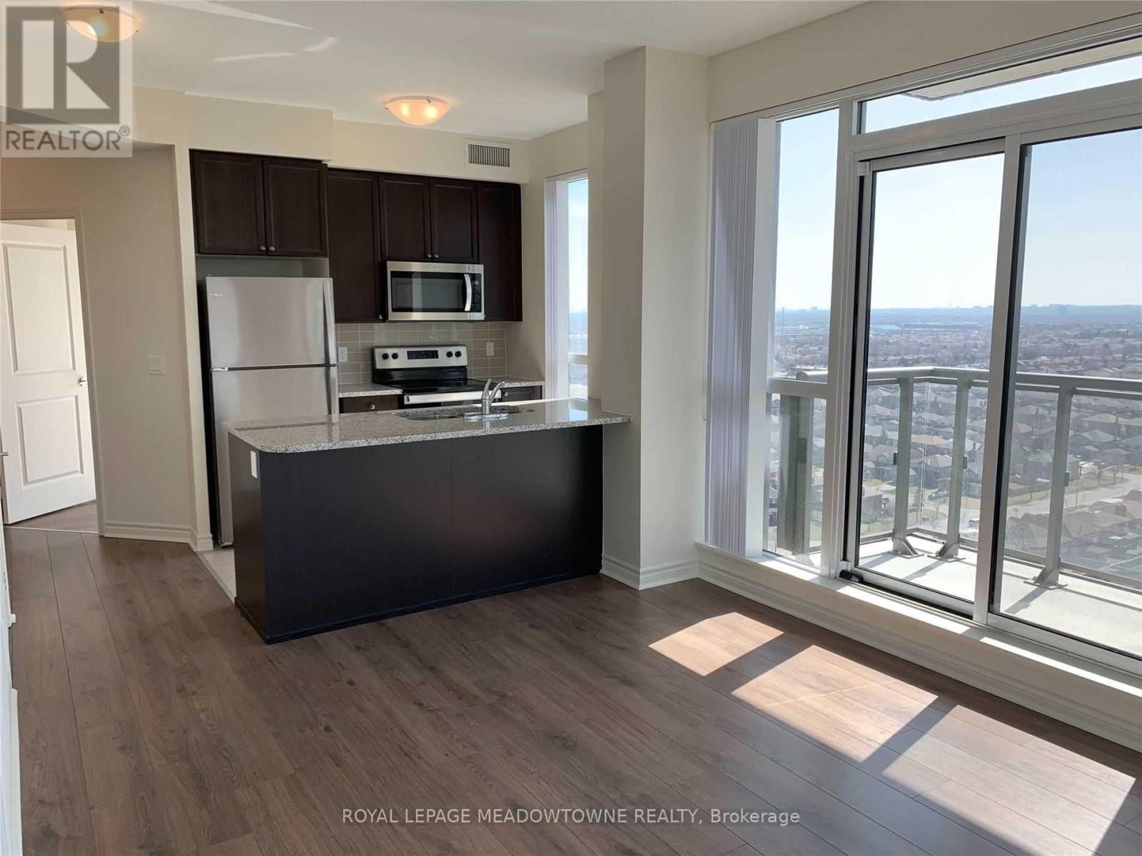 2016 - 349 Rathburn Road W, Mississauga, Ontario  L5B 0G9 - Photo 3 - W12923942