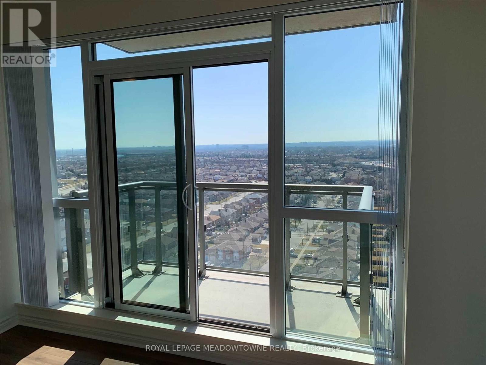 2016 - 349 Rathburn Road W, Mississauga, Ontario  L5B 0G9 - Photo 6 - W12923942