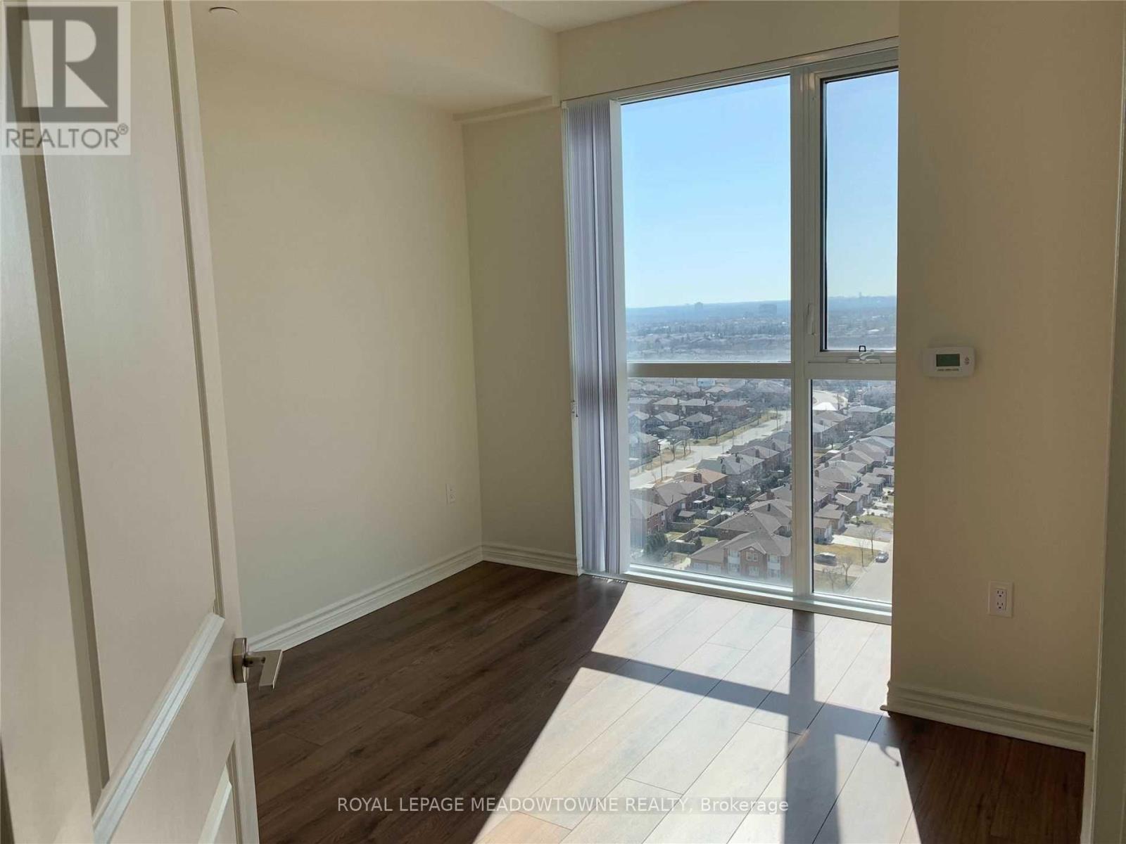 2016 - 349 Rathburn Road W, Mississauga, Ontario  L5B 0G9 - Photo 7 - W12923942