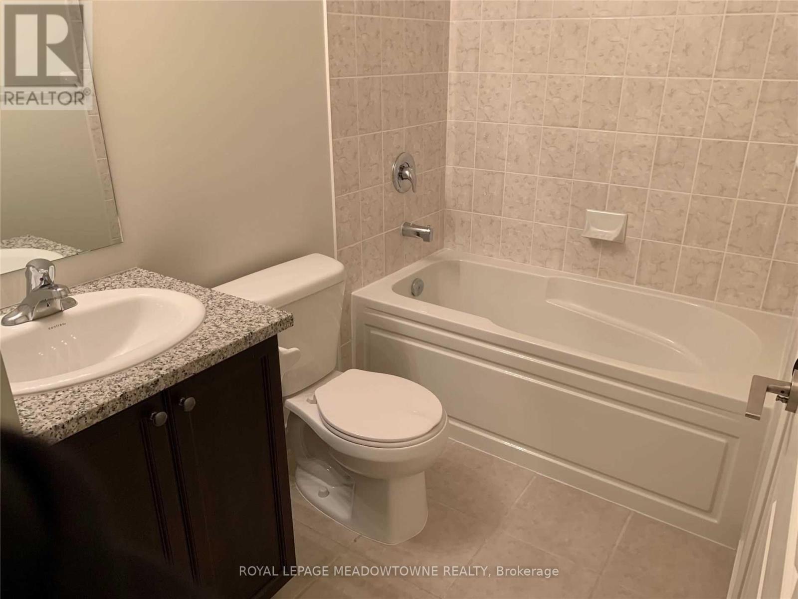 2016 - 349 Rathburn Road W, Mississauga, Ontario  L5B 0G9 - Photo 9 - W12923942