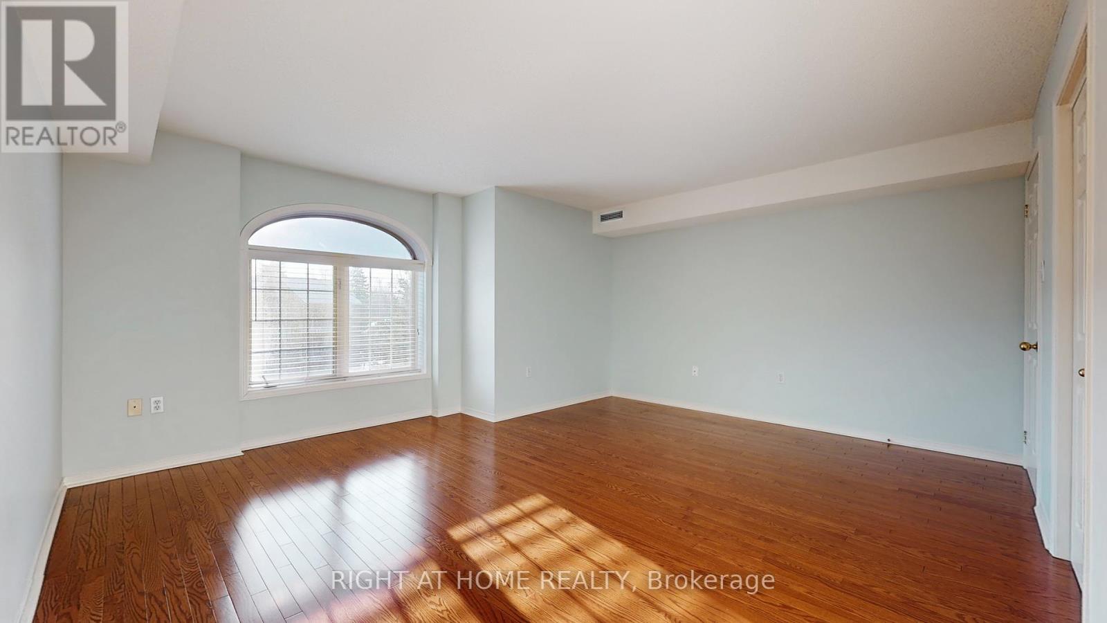 D408 - 216 Plains Road West Road W, Burlington, Ontario  L7T 4K8 - Photo 16 - W12923950