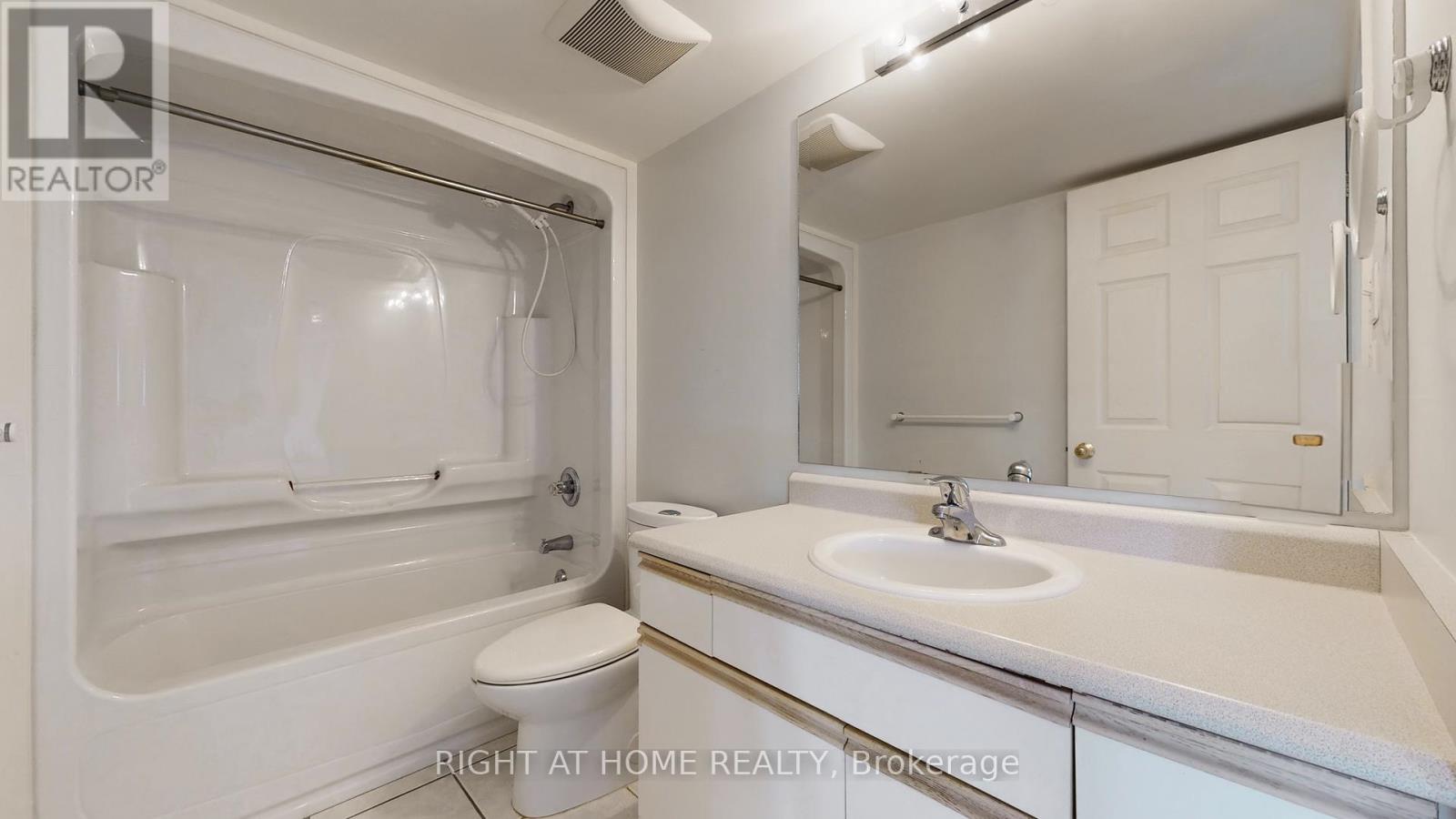 D408 - 216 Plains Road West Road W, Burlington, Ontario  L7T 4K8 - Photo 20 - W12923950