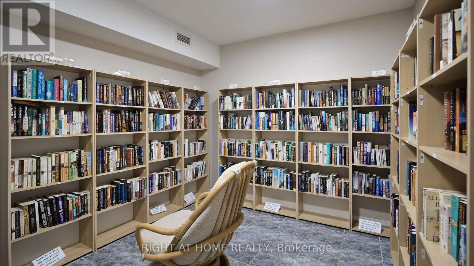 D408 - 216 Plains Road West Road W, Burlington, Ontario  L7T 4K8 - Photo 27 - W12923950