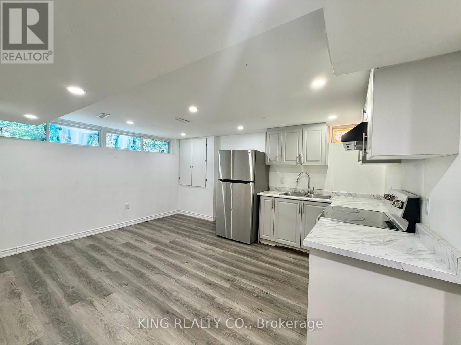 Bsmt - 26 Farr Avenue, Toronto, Ontario  M8V 2A6 - Photo 3 - W12923958