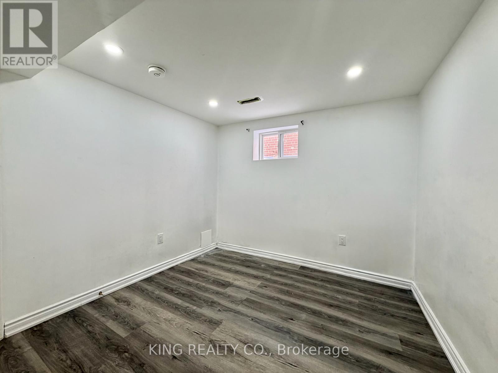 Bsmt - 26 Farr Avenue, Toronto, Ontario  M8V 2A6 - Photo 4 - W12923958