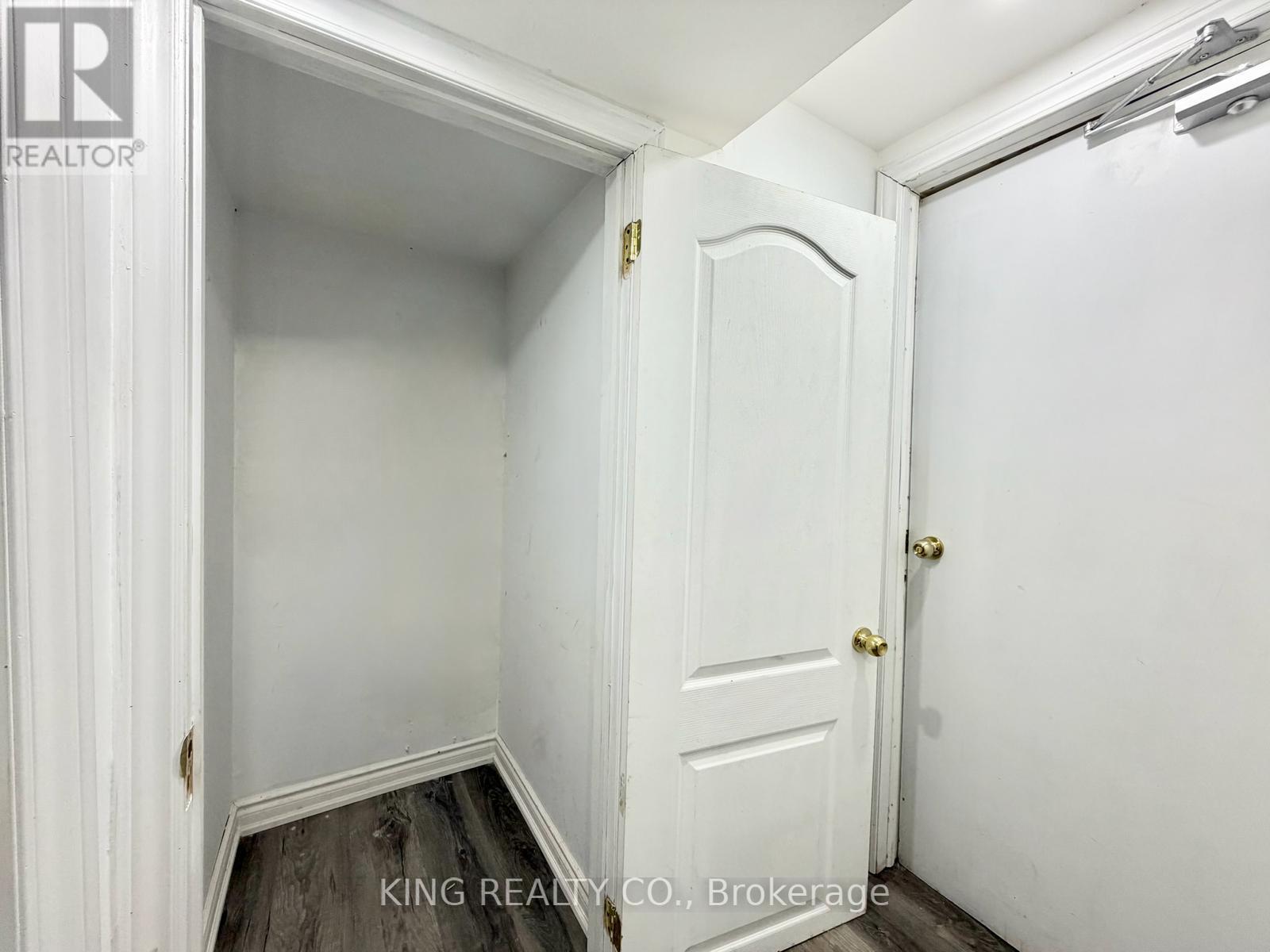 Bsmt - 26 Farr Avenue, Toronto, Ontario  M8V 2A6 - Photo 9 - W12923958