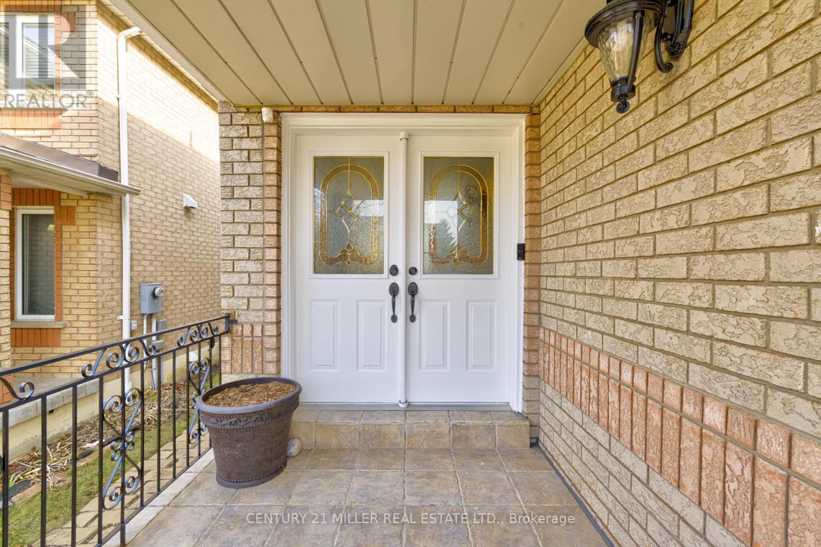 614 Leatherleaf Drive, Mississauga, Ontario  L4Z 3Z1 - Photo 3 - W12924026