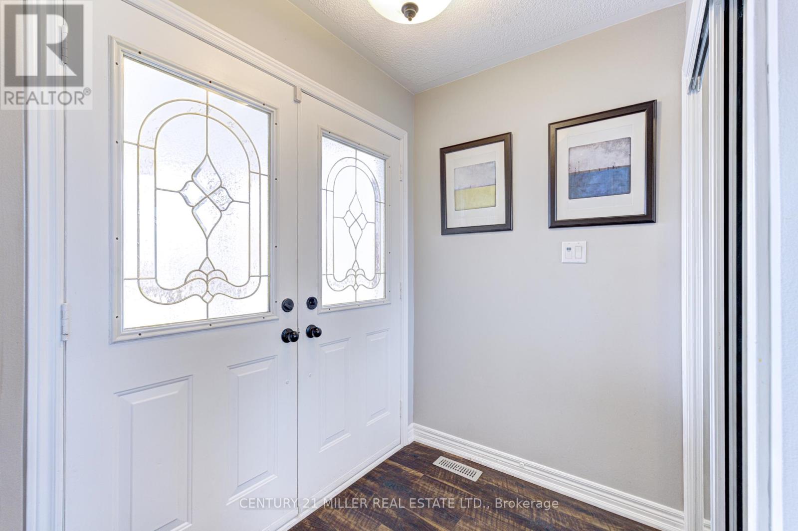 614 Leatherleaf Drive, Mississauga, Ontario  L4Z 3Z1 - Photo 4 - W12924026