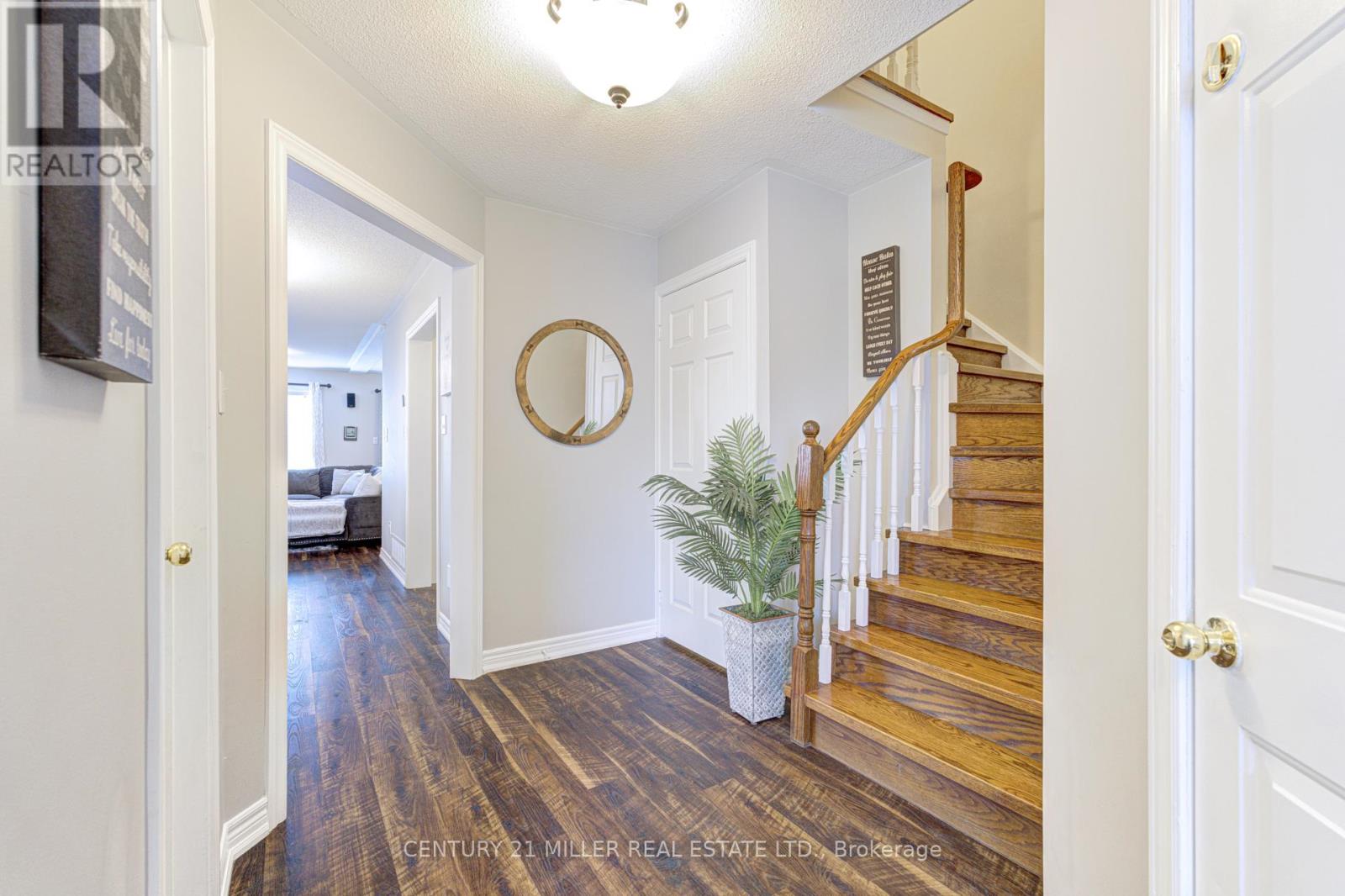 614 Leatherleaf Drive, Mississauga, Ontario  L4Z 3Z1 - Photo 5 - W12924026