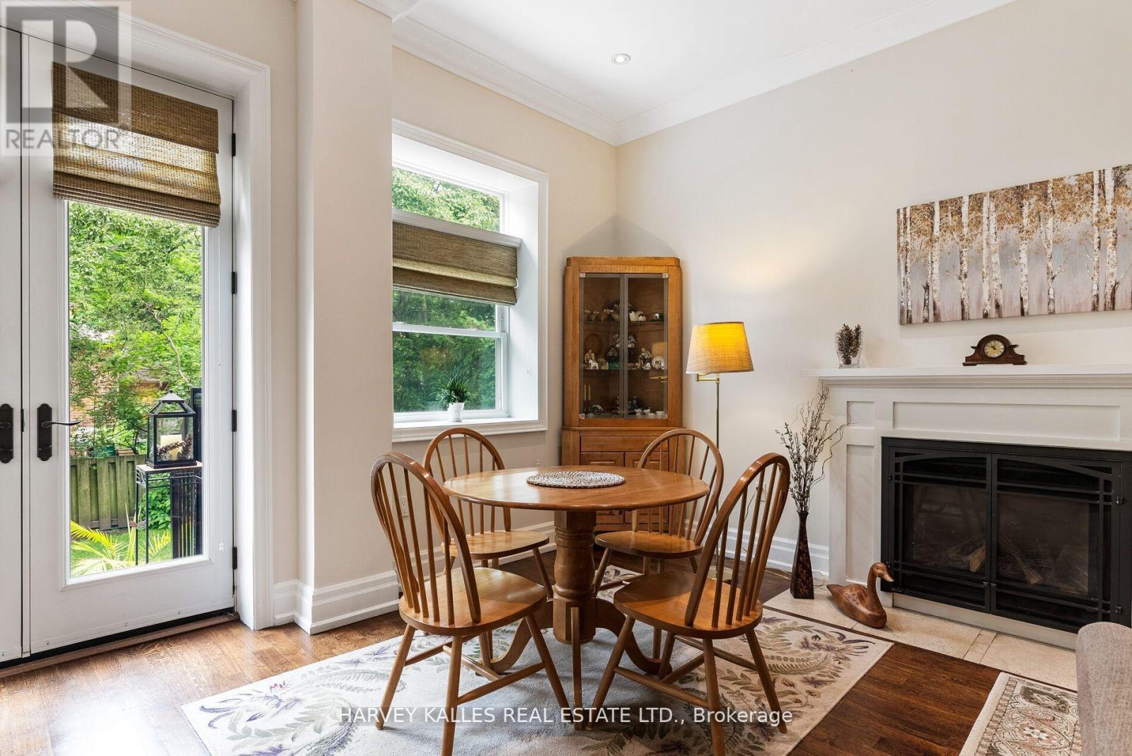 12 Reid Manor, Toronto, Ontario  M8Y 2H7 - Photo 16 - W12924032