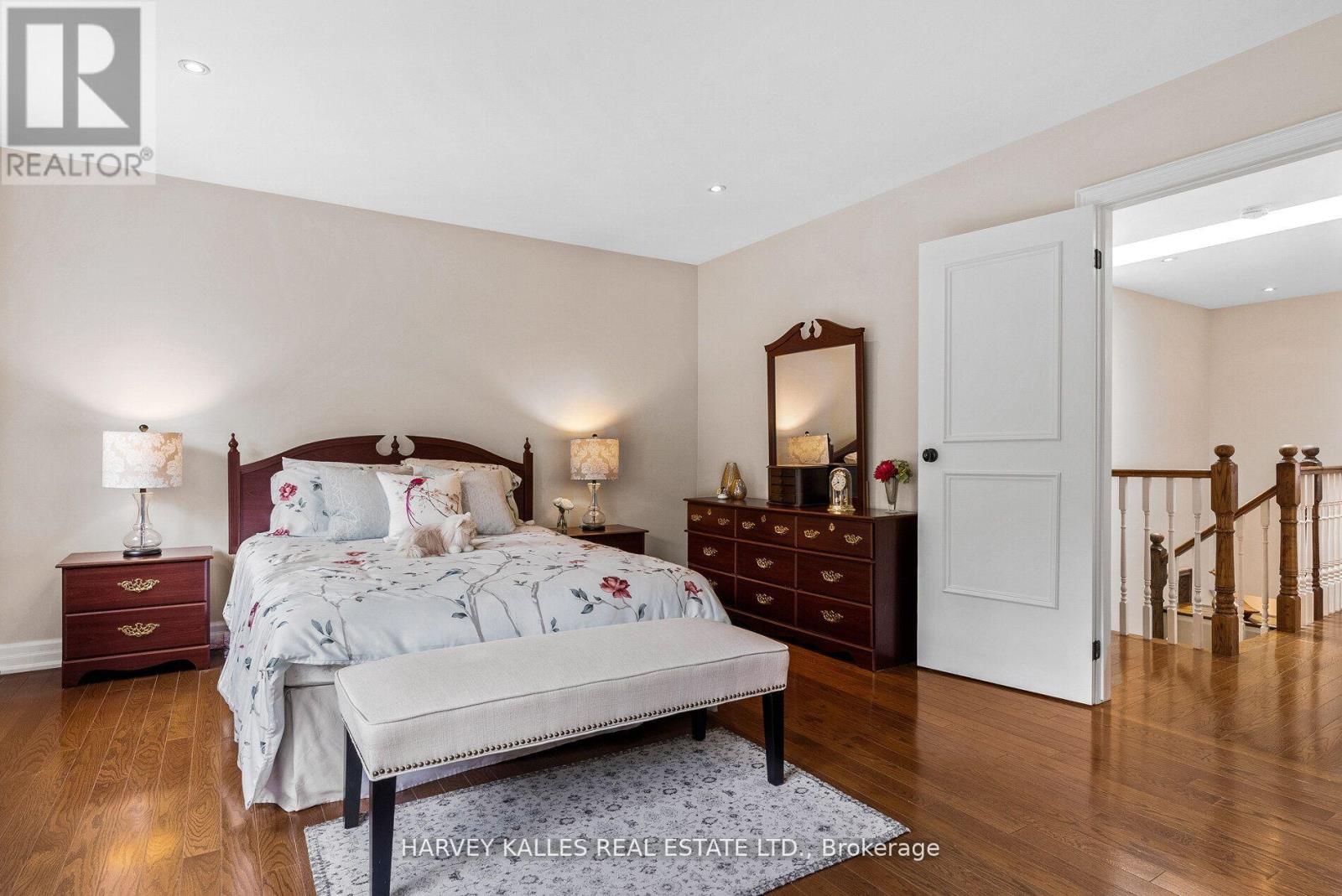 12 Reid Manor, Toronto, Ontario  M8Y 2H7 - Photo 20 - W12924032