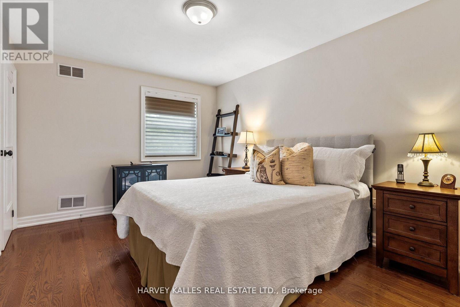 12 Reid Manor, Toronto, Ontario  M8Y 2H7 - Photo 25 - W12924032