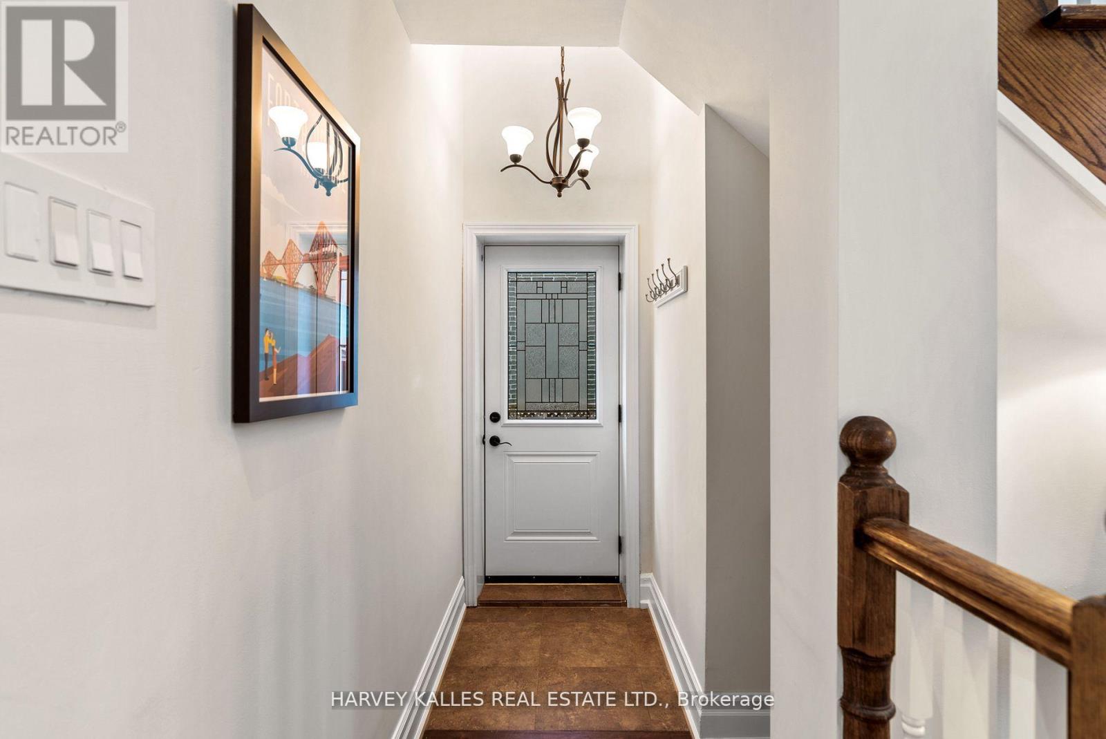 12 Reid Manor, Toronto, Ontario  M8Y 2H7 - Photo 28 - W12924032