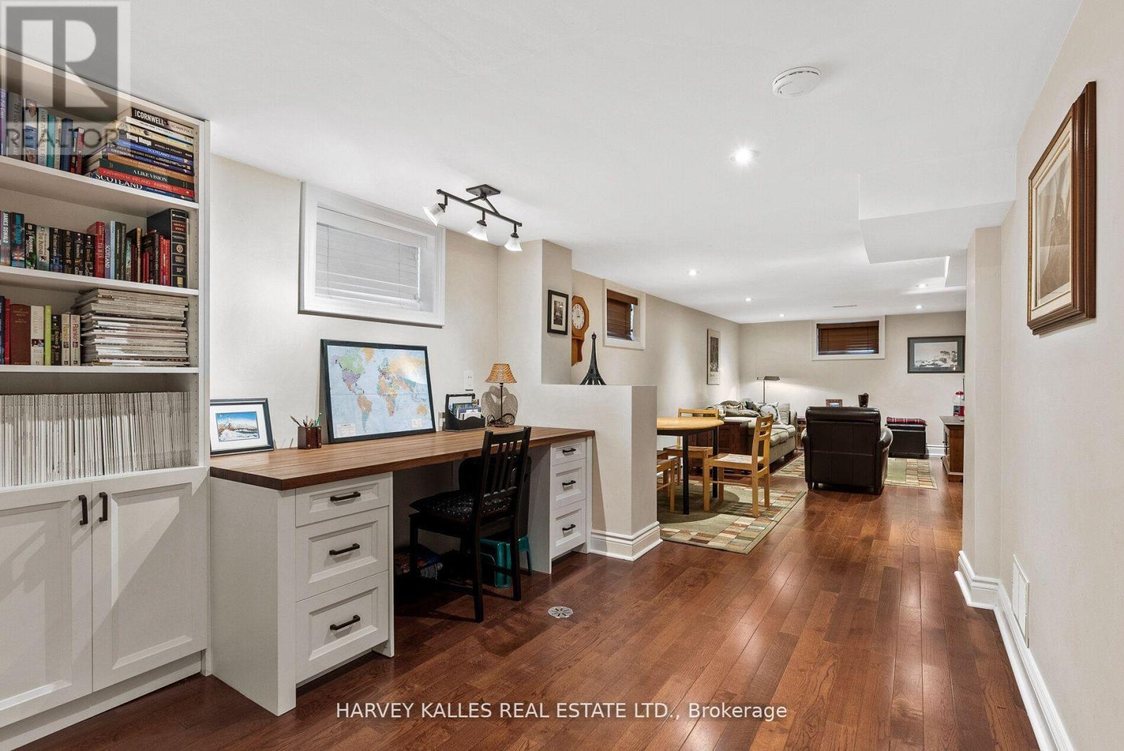 12 Reid Manor, Toronto, Ontario  M8Y 2H7 - Photo 32 - W12924032