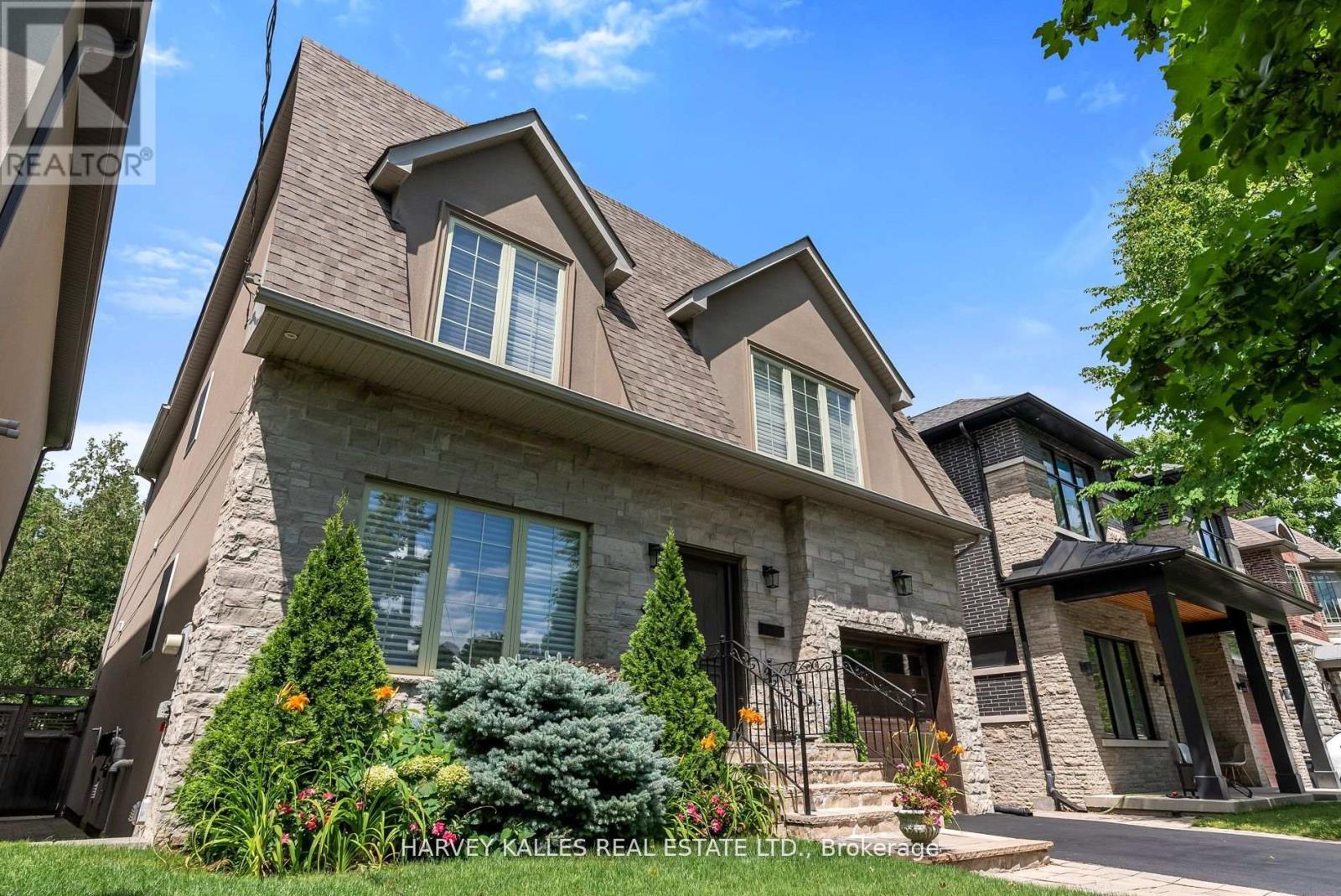 12 Reid Manor, Toronto, Ontario  M8Y 2H7 - Photo 40 - W12924032