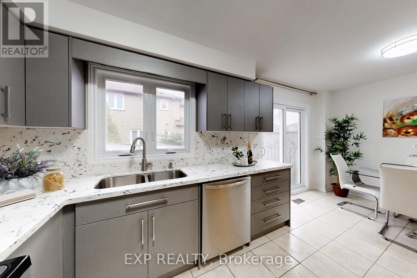 248 Morningmist Street, Brampton, Ontario  L6R 2B8 - Photo 15 - W12924036