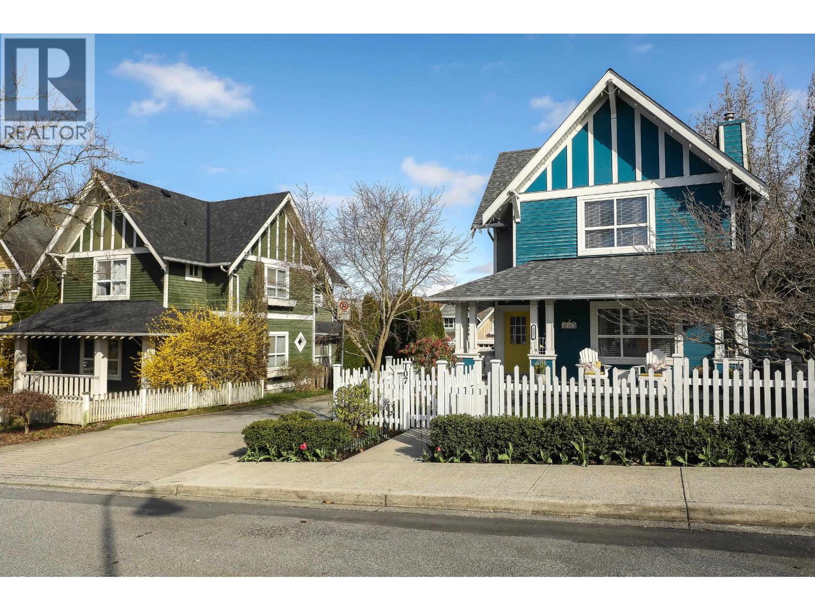 107 Star Crescent, New Westminster, British Columbia  V3M 6X6 - Photo 32 - R3102586