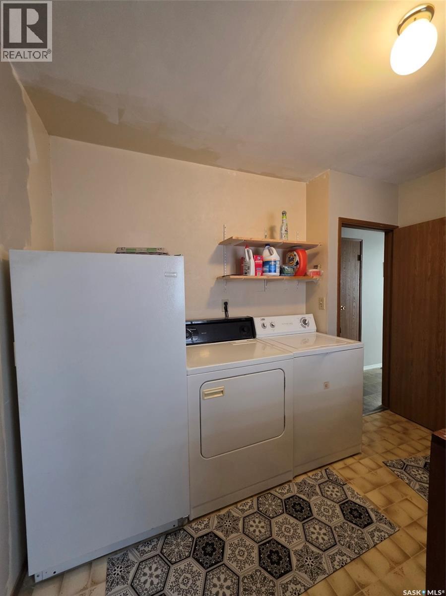 113 3rd Street E, Mankota, Saskatchewan  S0H 2W0 - Photo 10 - SK031327