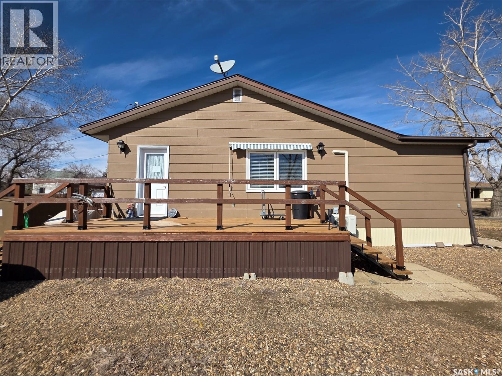 113 3rd Street E, Mankota, Saskatchewan  S0H 2W0 - Photo 2 - SK031327