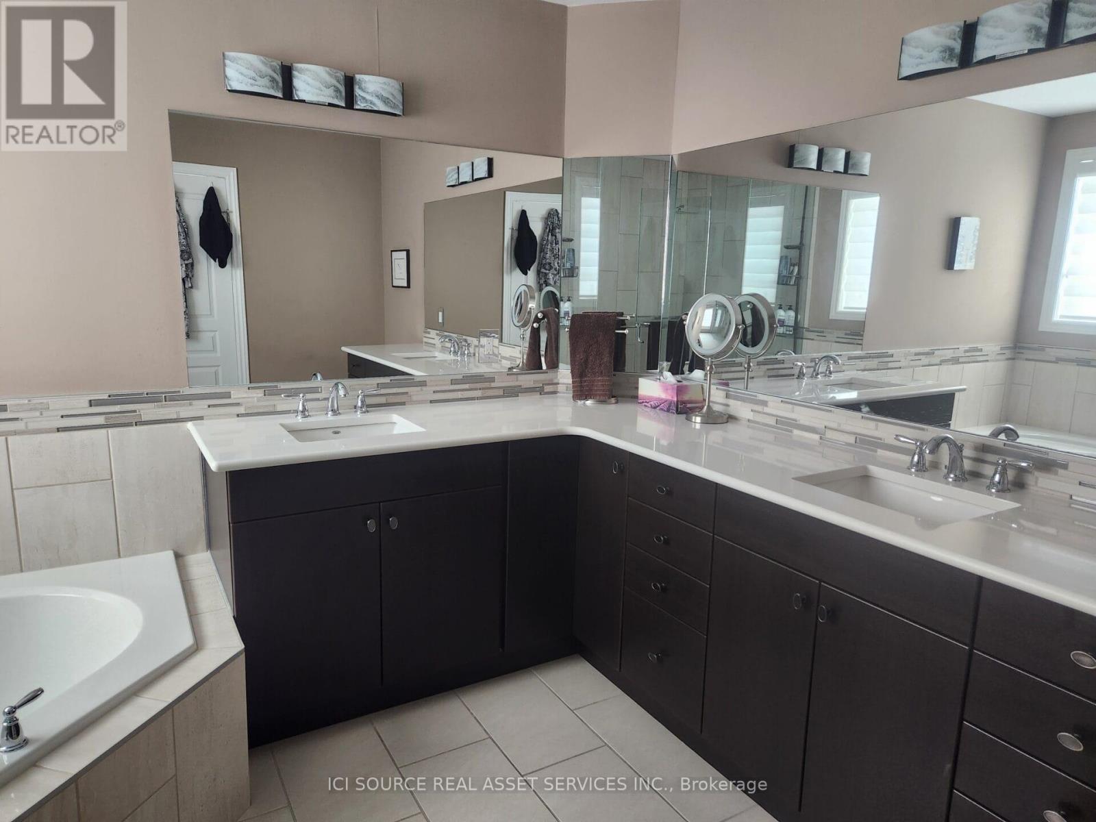 10 - 435 Winchester Drive, Waterloo, Ontario  N2T 0B7 - Photo 14 - X12923900