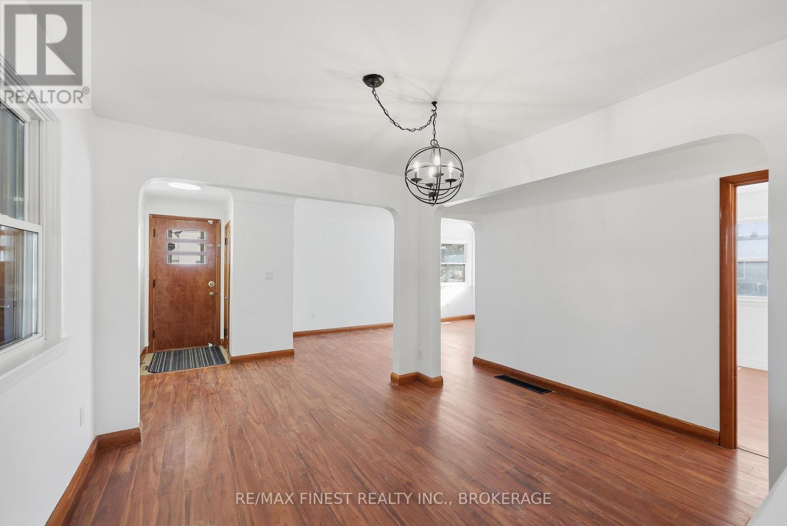 39 Lennox Street, Kingston, Ontario  K7M 4S3 - Photo 5 - X12923484