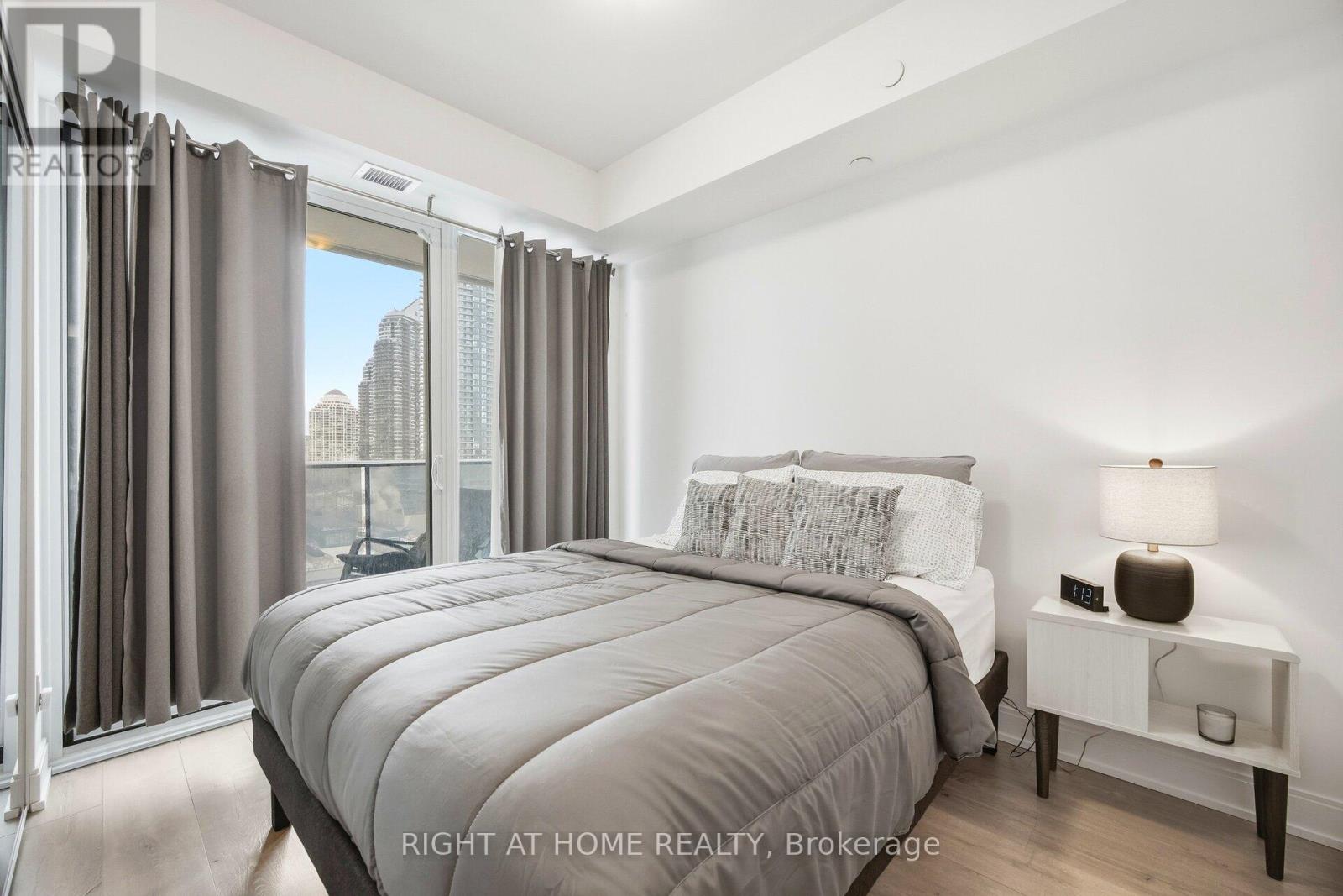 1008 - 70 Annie Craig Drive, Toronto, Ontario  M8V 0G2 - Photo 8 - W12768262