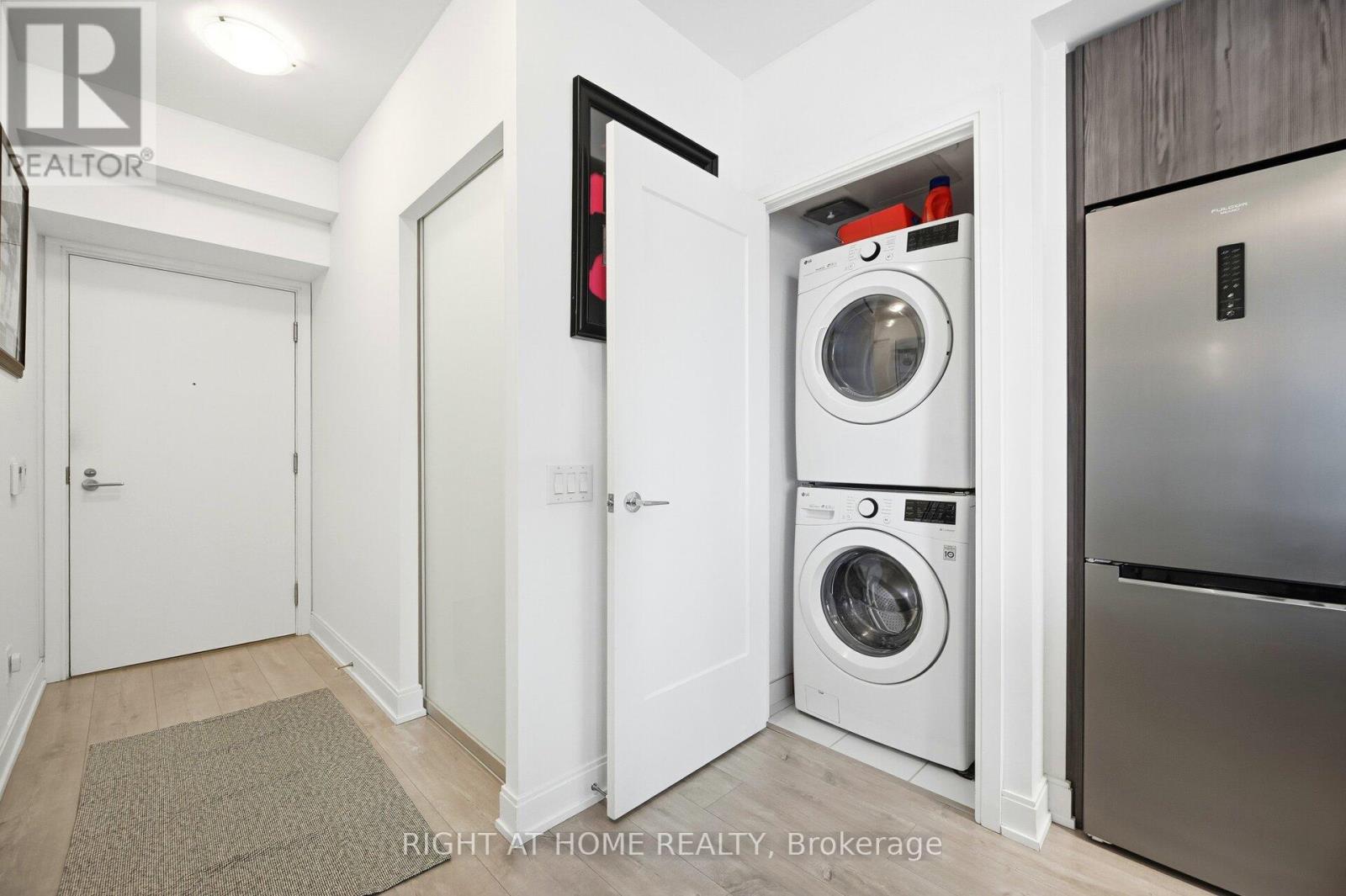 1008 - 70 Annie Craig Drive, Toronto, Ontario  M8V 0G2 - Photo 13 - W12768262