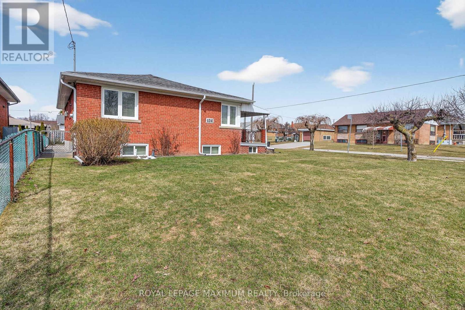 124 Tavistock Road, Toronto, Ontario  M3M 2P4 - Photo 39 - W12922884