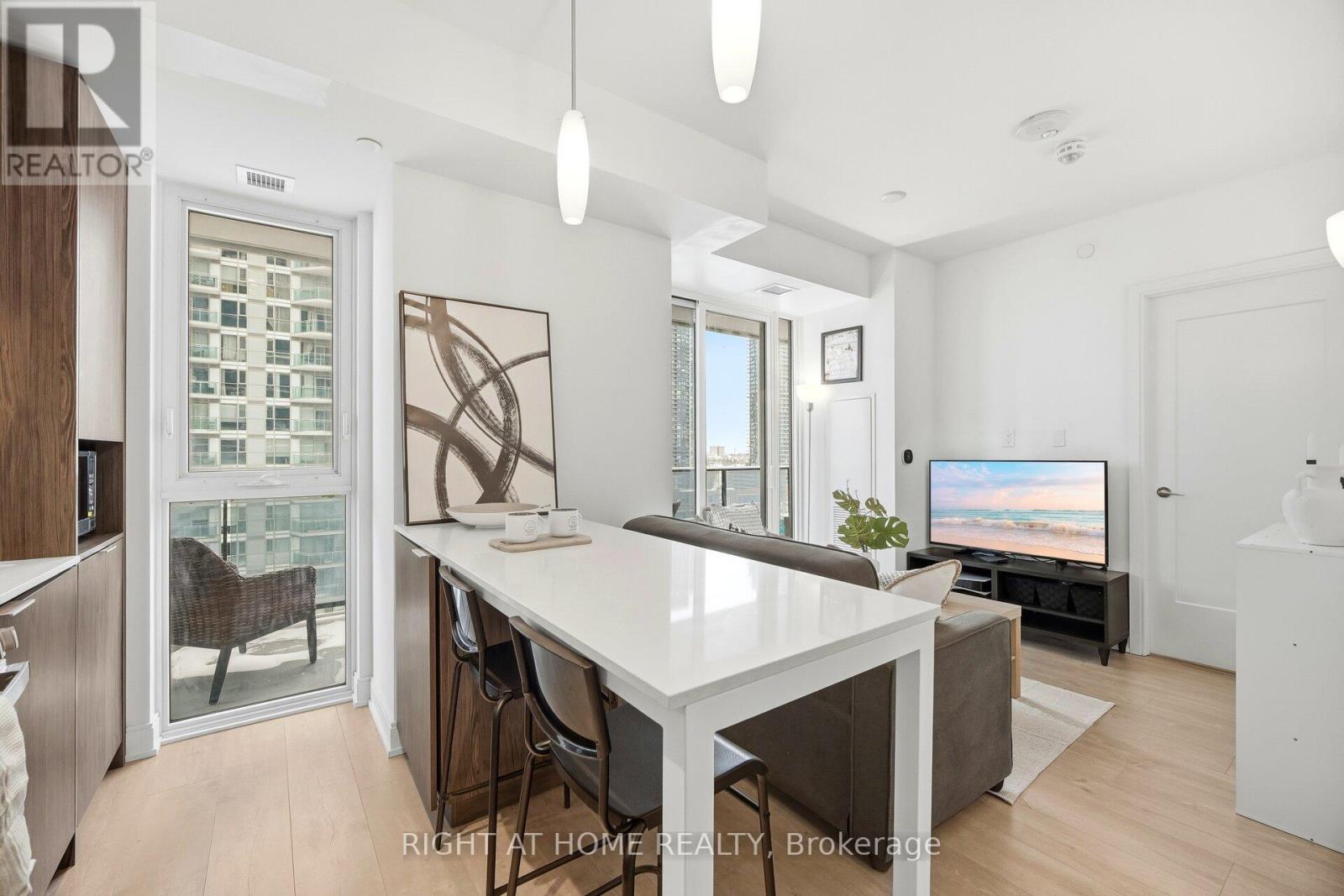 1008 - 70 Annie Craig Drive, Toronto, Ontario  M8V 0G2 - Photo 5 - W12768262