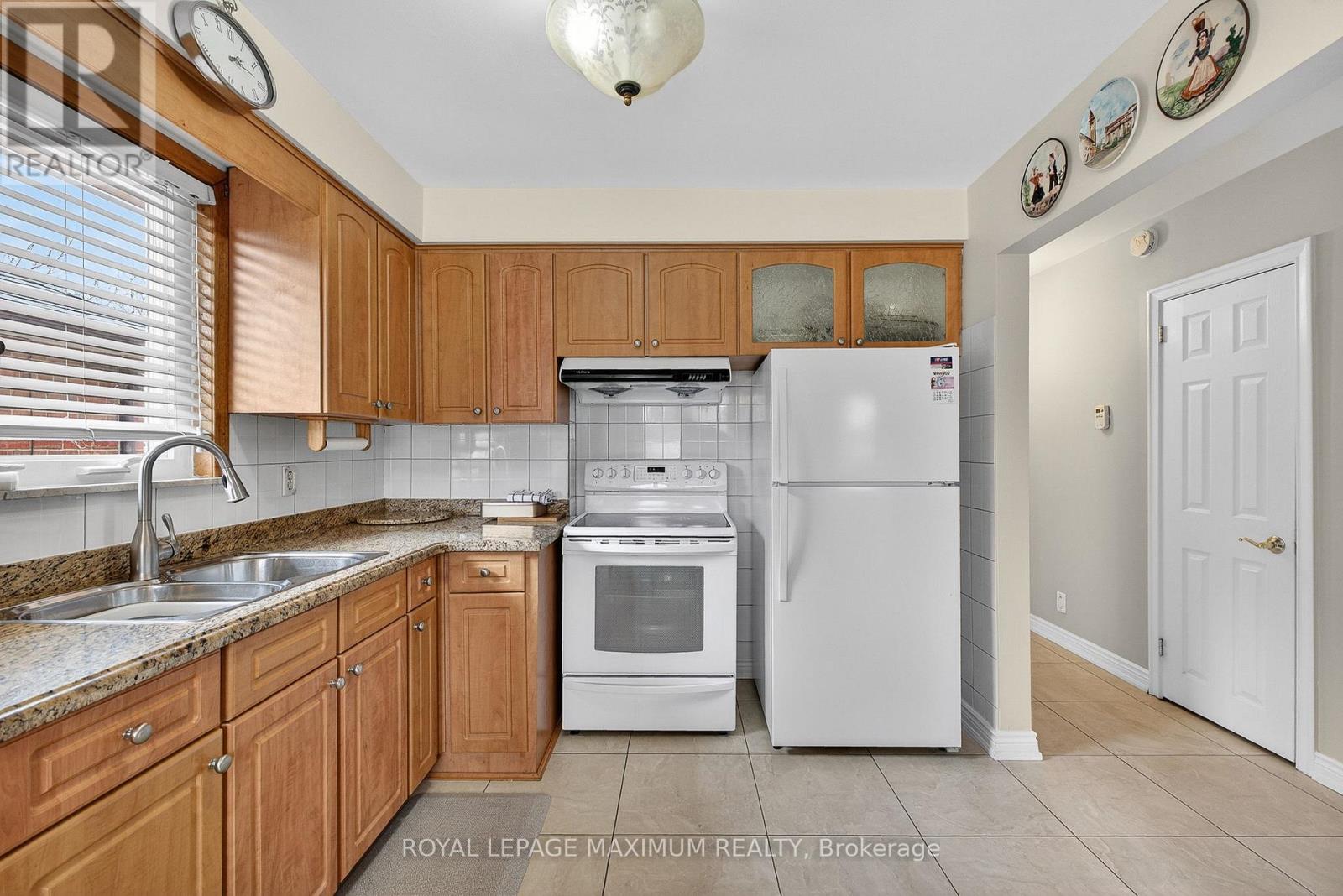 124 Tavistock Road, Toronto, Ontario  M3M 2P4 - Photo 14 - W12922884