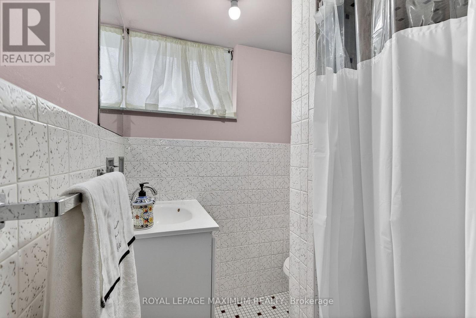 124 Tavistock Road, Toronto, Ontario  M3M 2P4 - Photo 26 - W12922884