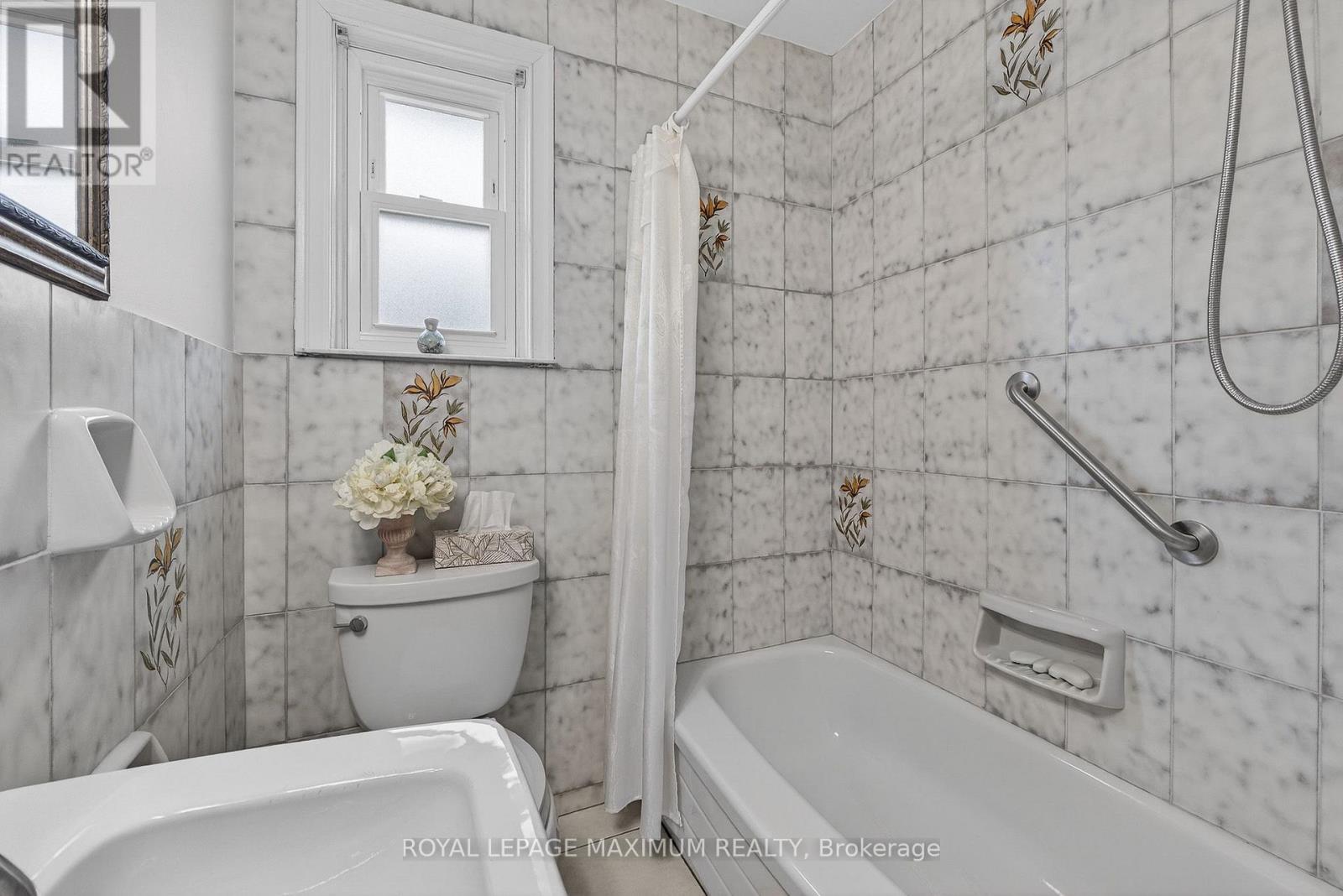 124 Tavistock Road, Toronto, Ontario  M3M 2P4 - Photo 20 - W12922884