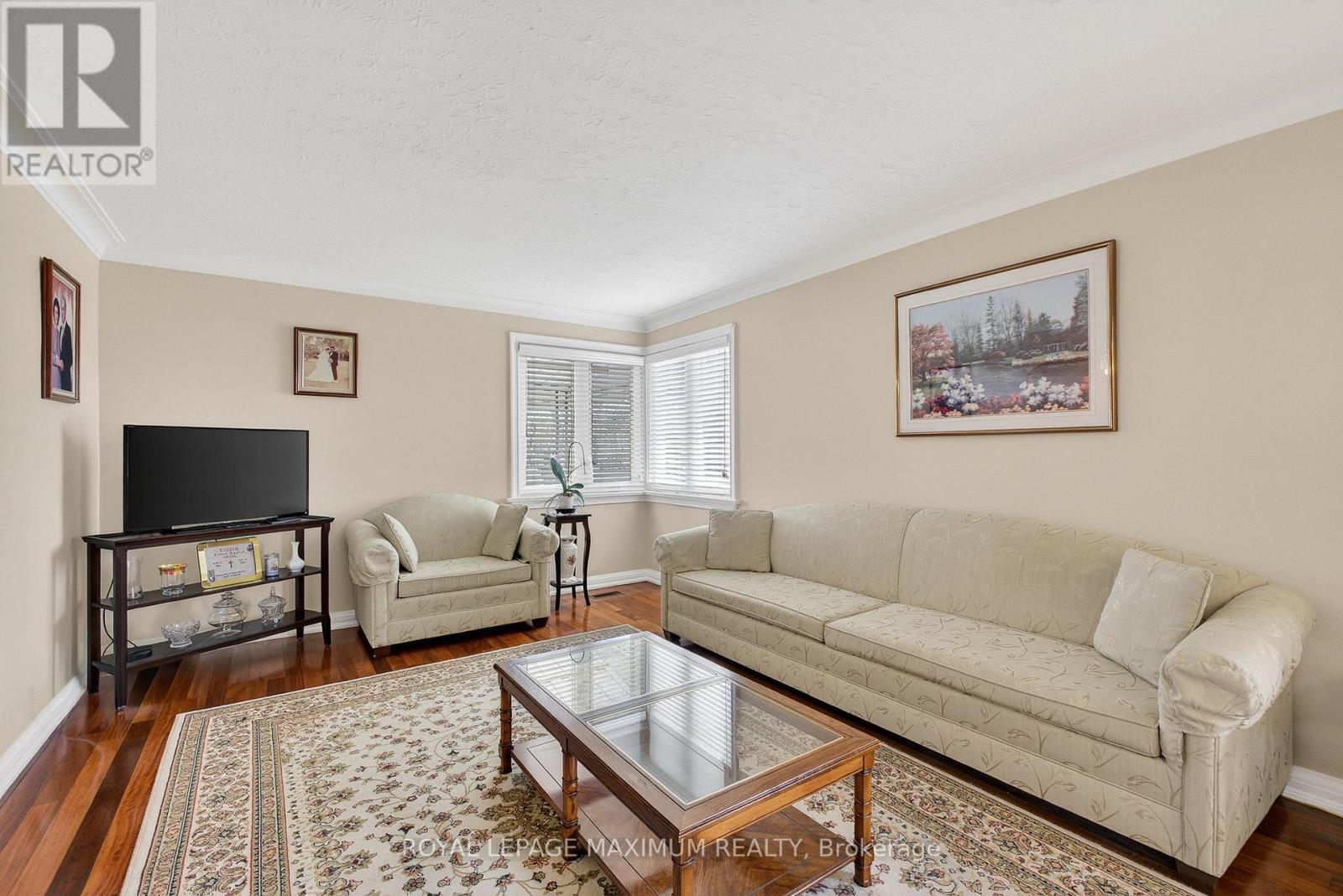124 Tavistock Road, Toronto, Ontario  M3M 2P4 - Photo 6 - W12922884