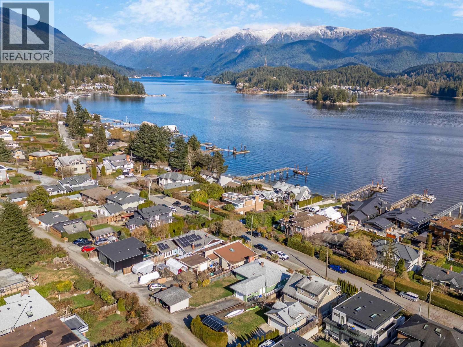 351 Beachview Drive, North Vancouver, British Columbia  V7G 1P5 - Photo 4 - R3103655