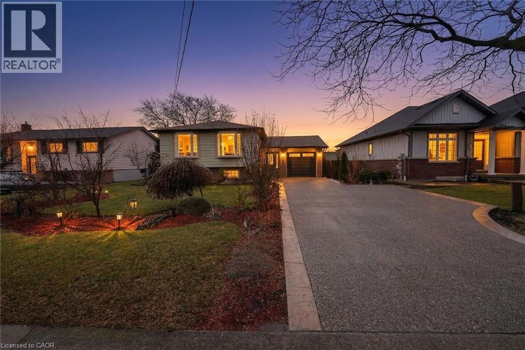 9 Sidare Court, Grimsby, Ontario  L3M 4E8 - Photo 2 - 40811570