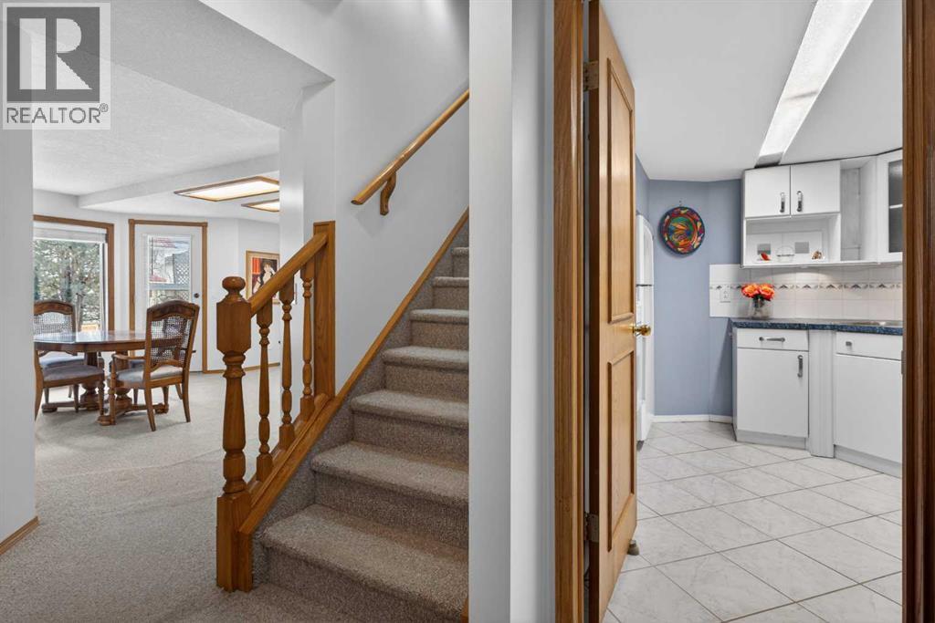 677 Hawkwood Boulevard Nw, Calgary, Alberta  T3G 2V6 - Photo 32 - A2294392