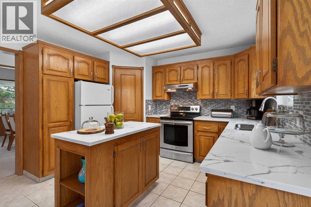 677 Hawkwood Boulevard Nw, Calgary, Alberta  T3G 2V6 - Photo 9 - A2294392