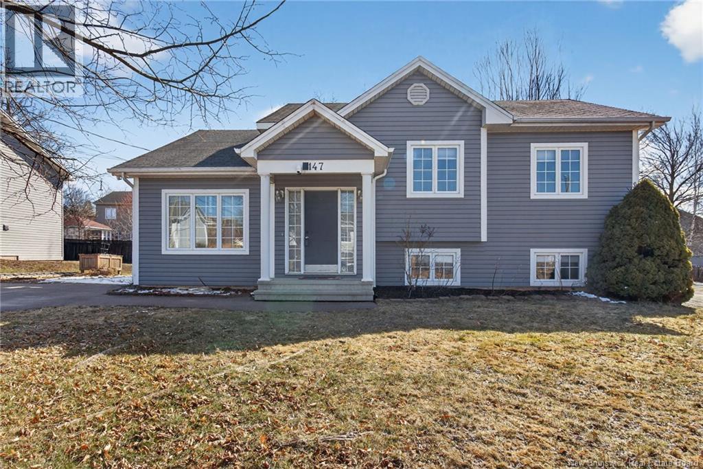 147 Theriault, Dieppe, New Brunswick  E1A 8B1 - Photo 1 - NB135892