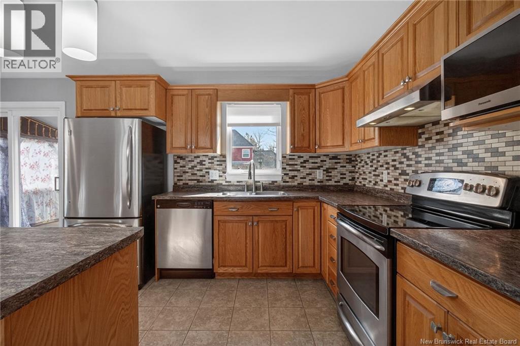 147 Theriault, Dieppe, New Brunswick  E1A 8B1 - Photo 3 - NB135892