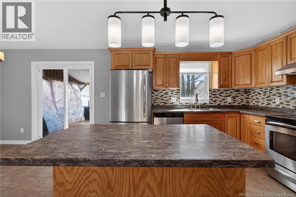 147 Theriault, Dieppe, New Brunswick  E1A 8B1 - Photo 4 - NB135892